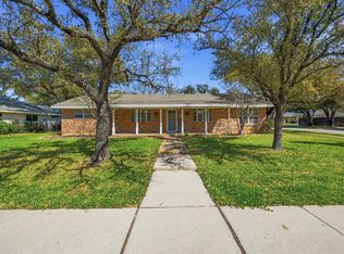 3311 Peachtree Ln, Pantego, TX 76013