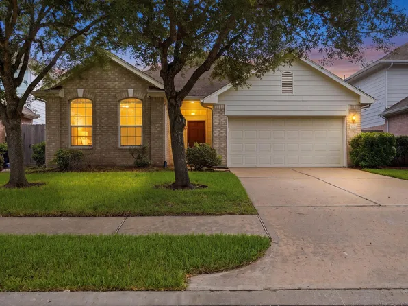 1631 Crescent Shores Ln, Seabrook, TX 77586