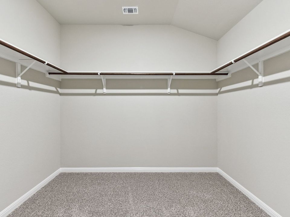 Primary Bedroom Closet