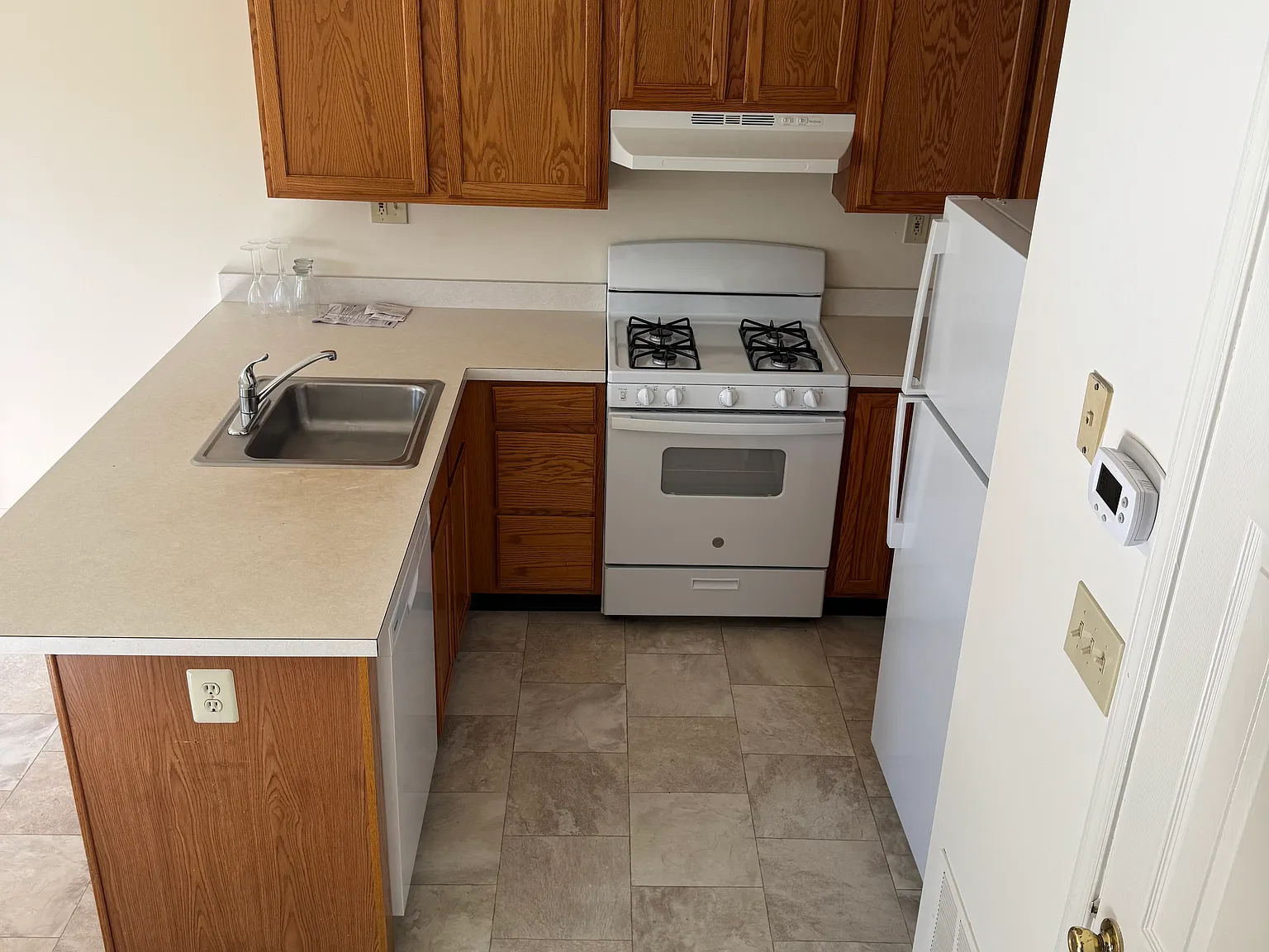2 bed, $1,650 — Photo 3