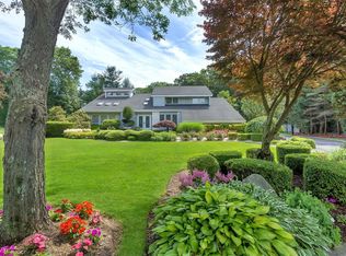 5 Caterina Ct, Huntington Station, NY 11746