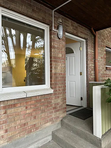 430 NE Maple Leaf Pl Photo 1