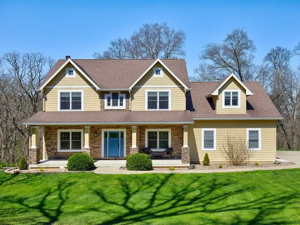 1325 Union Ct, Van Meter, IA 50261