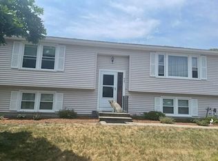 77 Delta St, Hyannis, MA 02601