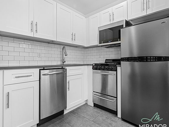 3rd image of 132 E 45th St APT 6B