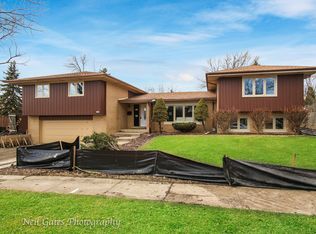 15132 Spruce Ln, Oak Forest, IL 60452