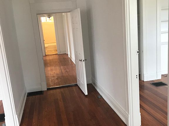 4th image of 2130 Reynolds Ln