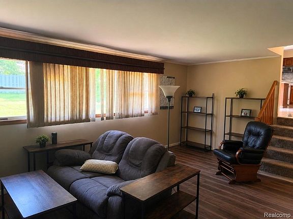 5th image of 461 Craemer Dr