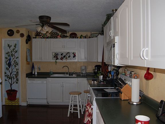 New hardwood in kitchen, and recent updates, too!