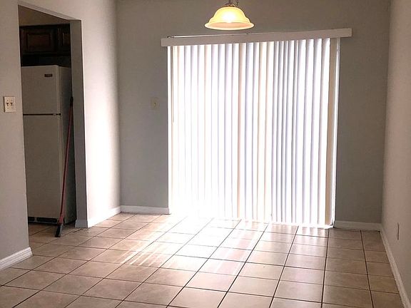 3rd image of 2427 Lake Ave #B
