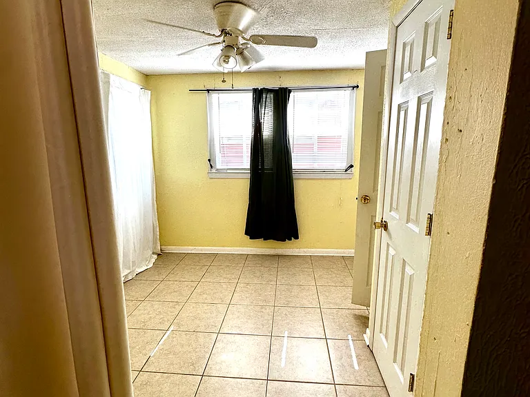 1150 Park Blvd #B — Photo 3
