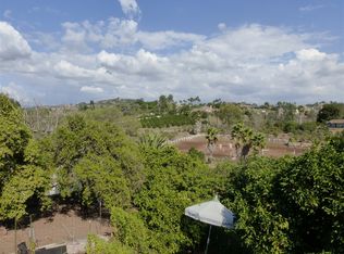 2051 Summit Dr, Escondido, CA 92025