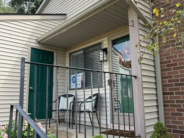 403 Water Tower Cir #92, Brighton, MI 48116