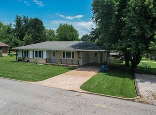 1004 Gayle St, Eldon, MO 65026
