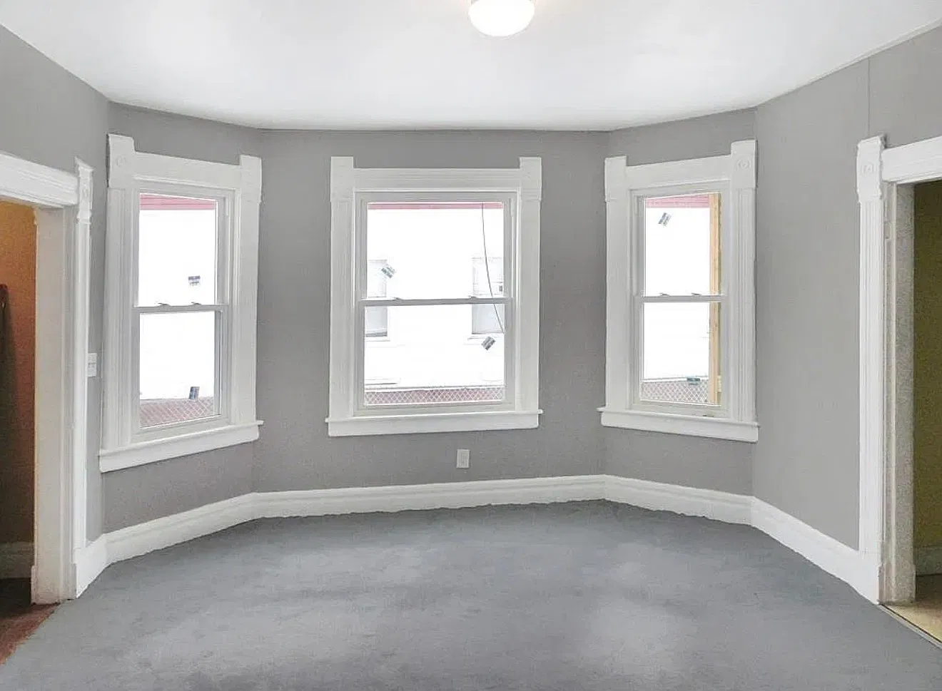 3 bed, 1250 sqft, $2,350 — Photo 1