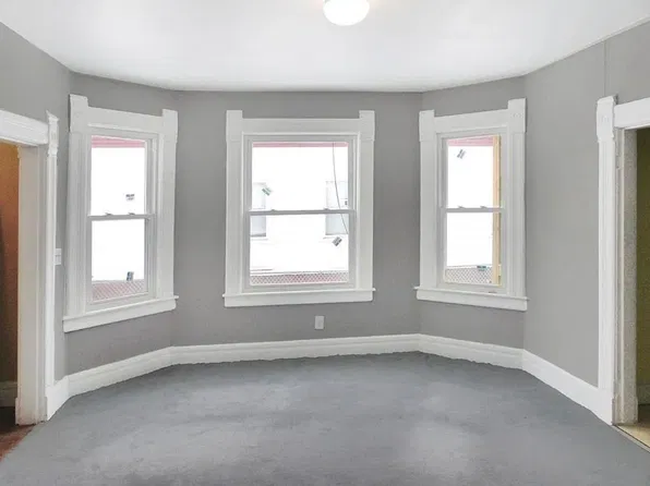 44-46 Dawes St, Springfield, MA 01109