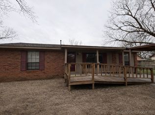 205 W Ragan St, Henryetta, OK 74437