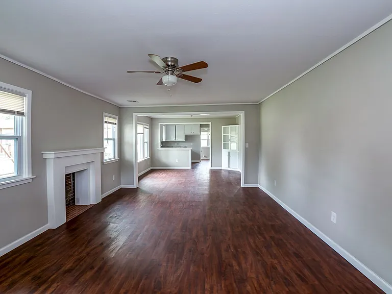 1733 E Marshall St — Photo 8