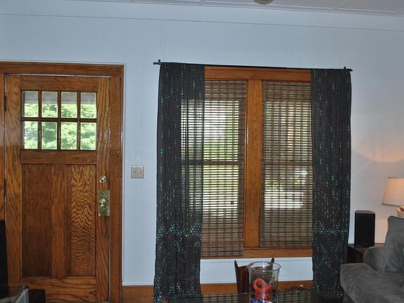2nd image of 1529 N Ave NE