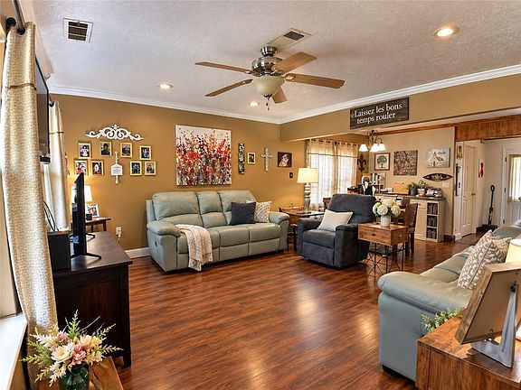 2nd image of 52 Shady Oak Ln
