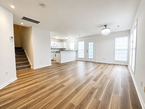 3rd image of 2049 Flushing Ct #2049