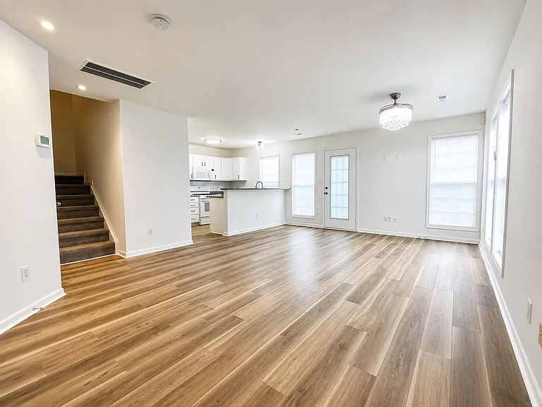 2049 Flushing Ct #2049 — Photo 3