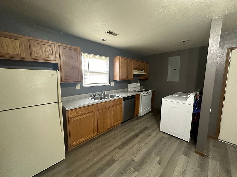 1st image of 750 Parkhurst Dr #750