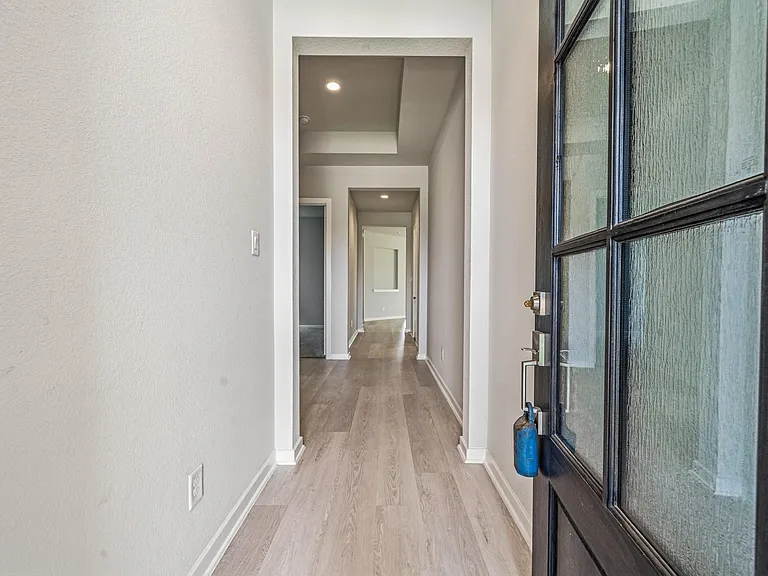 7623 Coral Lake Dr — Photo 4