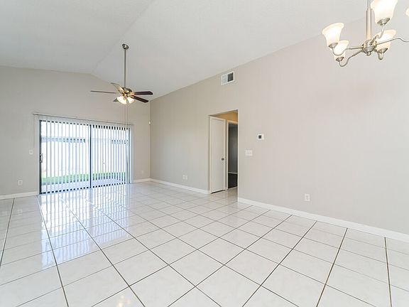 4th image of 153 Pinewood Cir