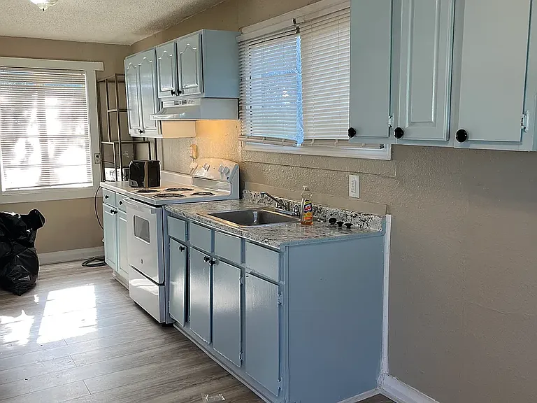 402 Deckbar Ave — Photo 5