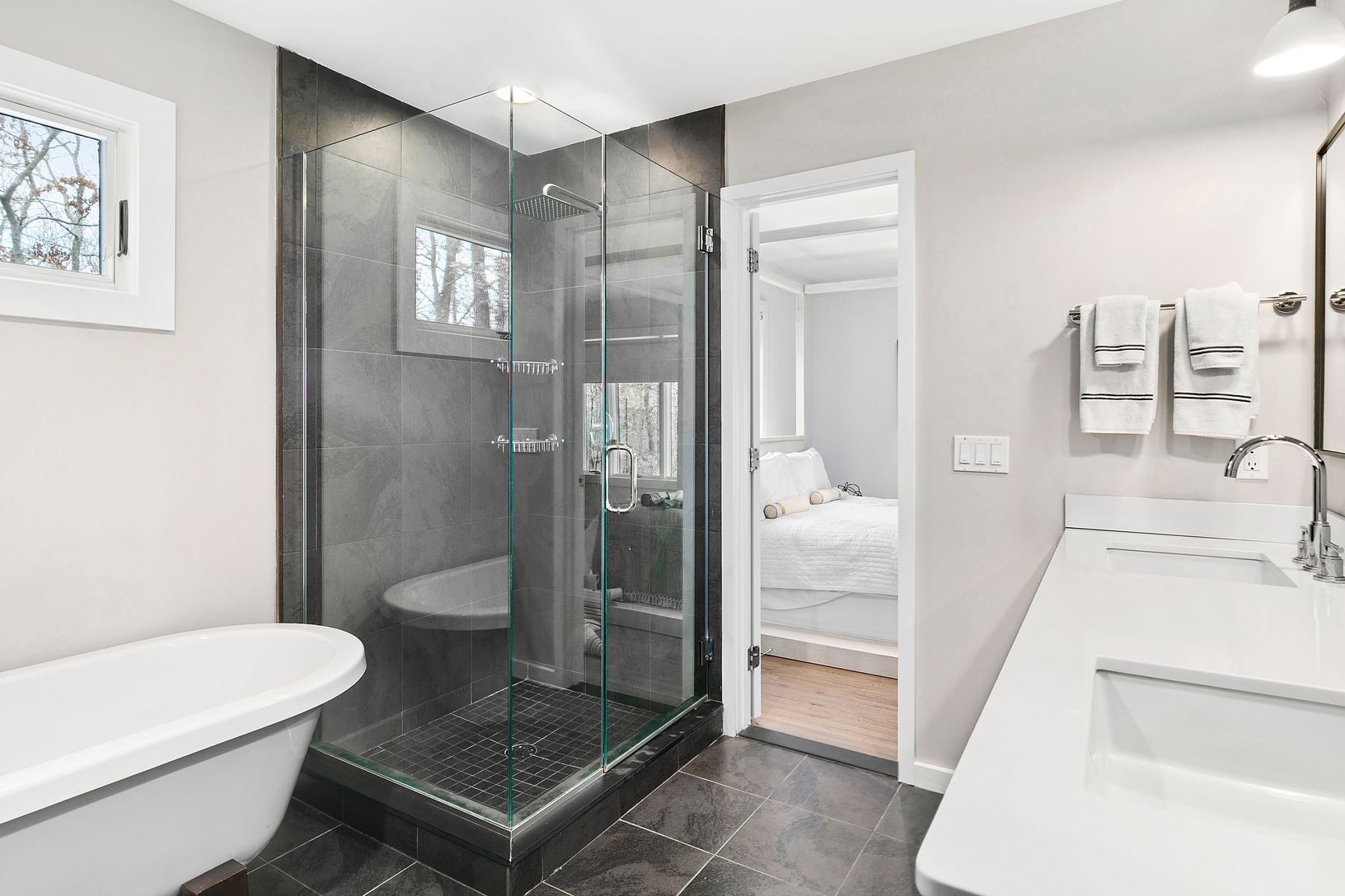  First Floor Primary en-Suite Bathroom