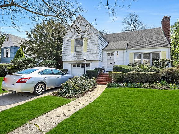 4th image of 202 Hendrickson Ave