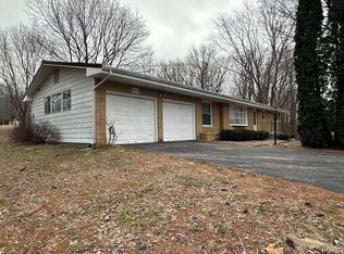 633 S Washington St, Bloomfield, IN 47424