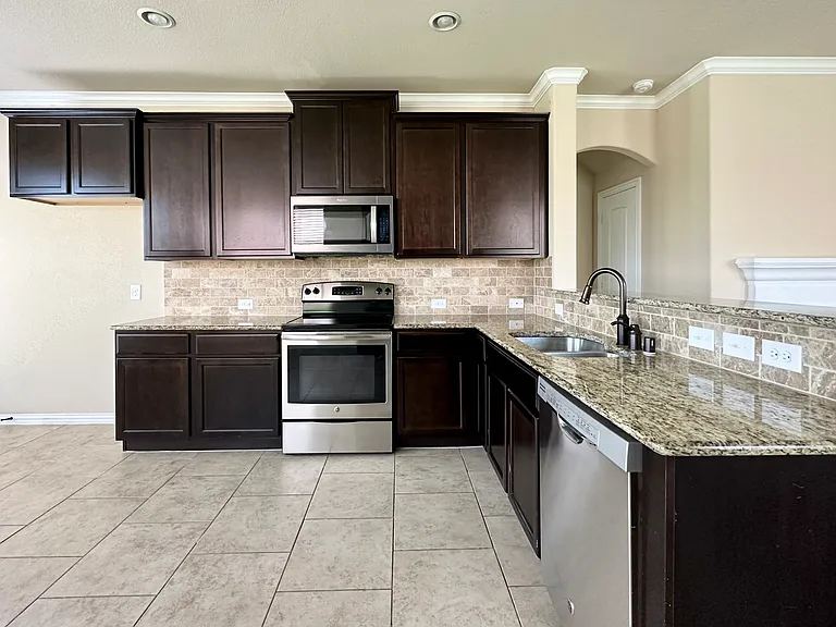 16011 Crosslake Ct — Photo 5