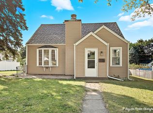 3709 Grand Ave, McHenry, IL 60050