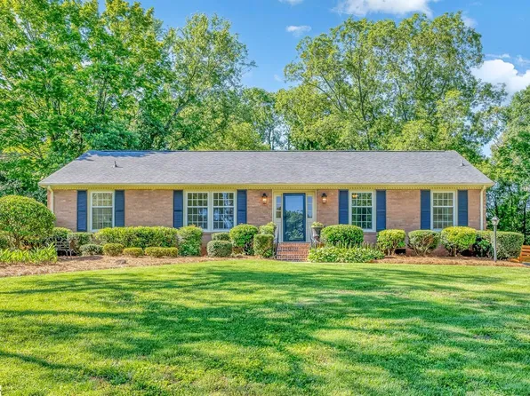 4954 Vineyard Ln, Greenville, SC 29615
