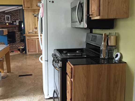 5th image of 4108 Hunsberger Ave NE