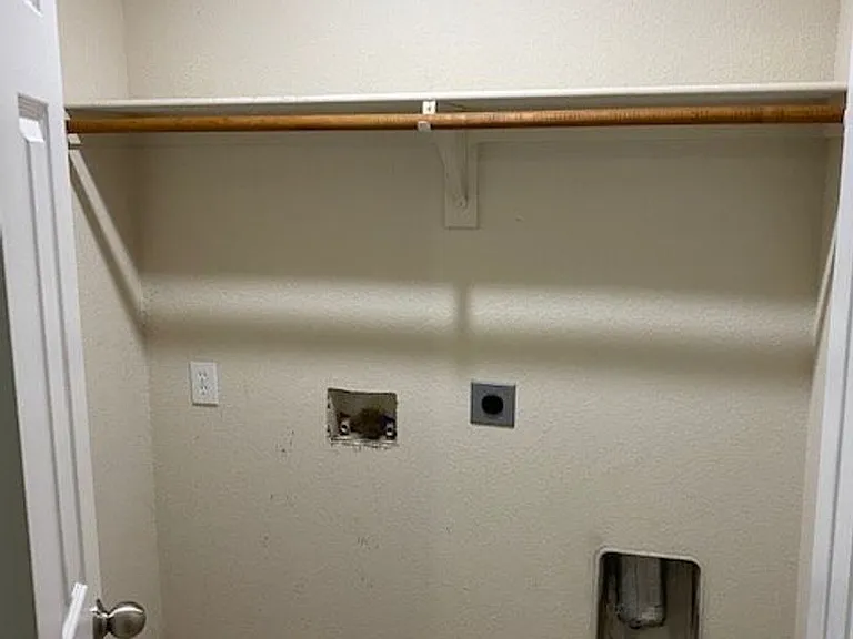 4807 Fordham St — Photo 8