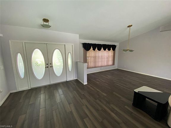 4th image of 206 SW 45th Ter