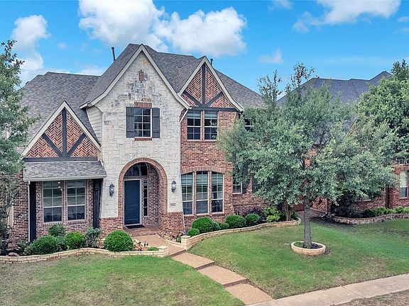 2nd image of 1016 Burnet Dr
