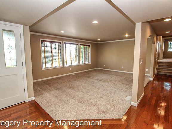 3rd image of 11616 NE 135th St