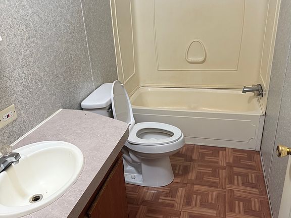 2nd image of 175 Carver Cir