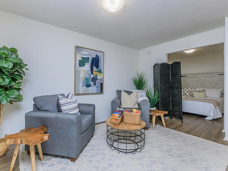 Antiqua Apartments — Photo 24
