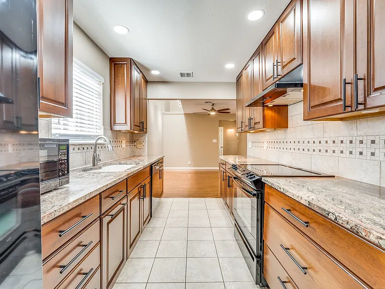 201 W Craig Pl #N — Photo 12
