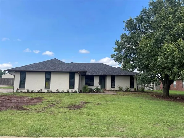 303 Ruby Dr, Elk City, OK 73644