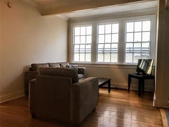 3rd image of 3433 Saint Charles Ave APT H