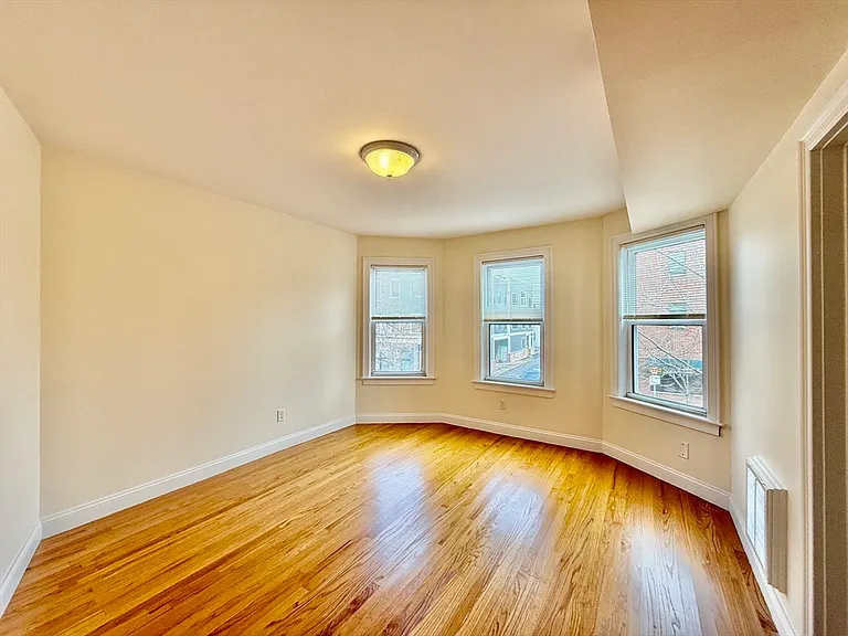 724 Cambridge St #2 — Photo 9