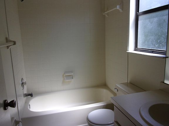 2nd image of 512 E Curlew Pl