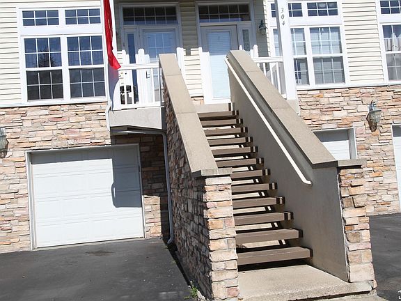 2nd image of 304 Beachwalk Trl