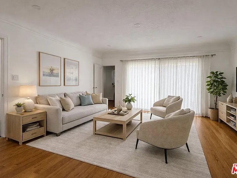 856 S Gramercy Pl — Photo 2